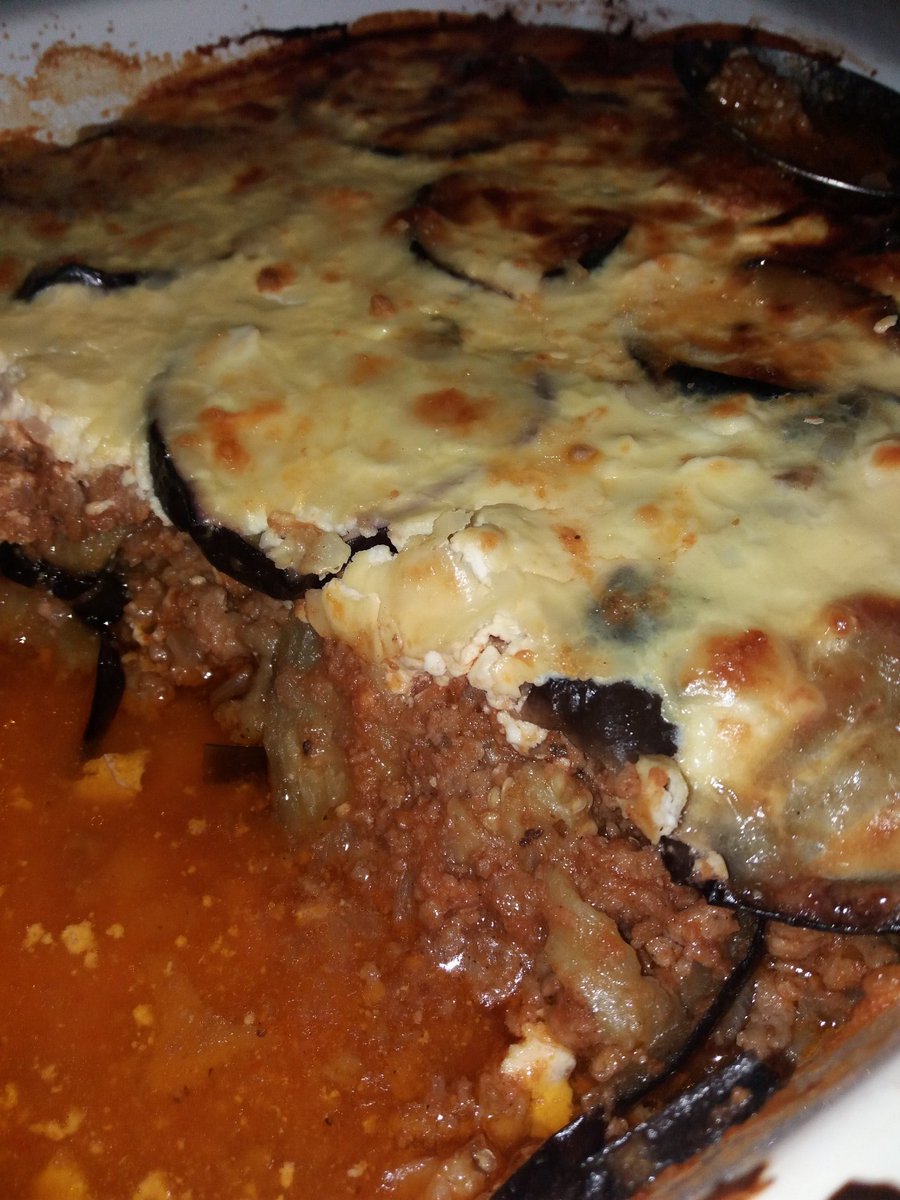 Cldo85's tweet photo. Hoy me he comido una #musaka hecha por mi hermana que está riquísima.
🙂↕️😋 https://t.co/dCcV2RQKKI