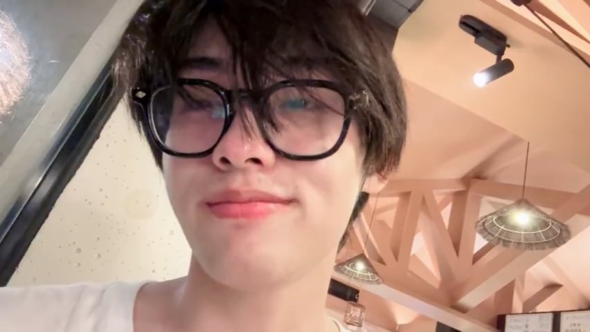 soonyunqi's tweet image. my cutieful patootie honey pumpkin sweetie pie my meow meow my everything