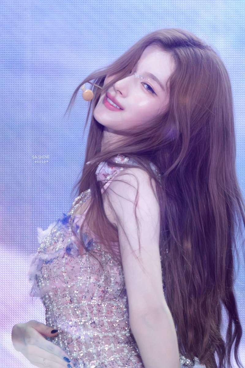 kpopsapphic's tweet photo. Sana (Twice) https://t.co/utDEDxibAi