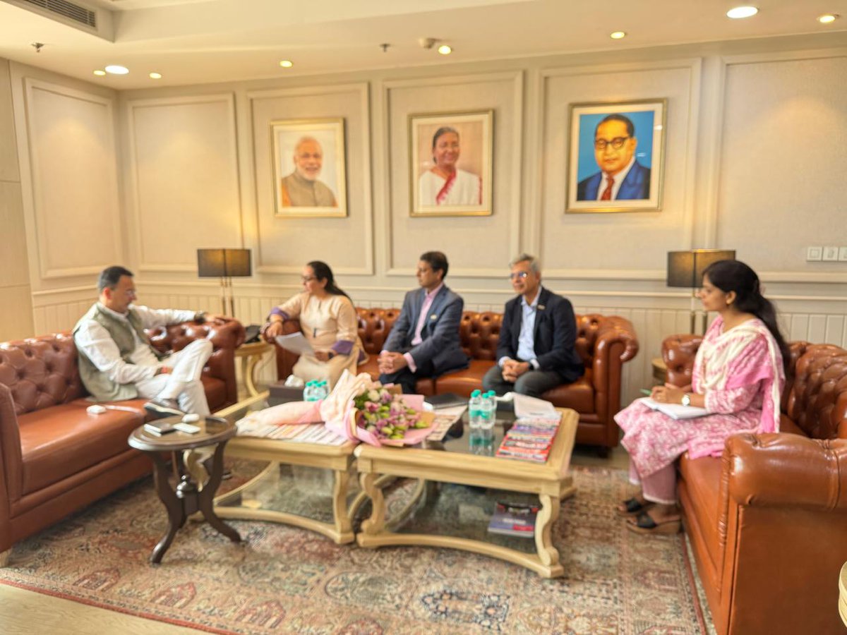 ACMA leadership had an engaging meeting with Shri Jitin Prasada, Hon’ble Minister of State for Ind &amp; Comm and MEITY. The Minister assured his full support towards promoting exports and creating a globally competitive auto components industry in India. #AutoIndustry #MakeInIndia