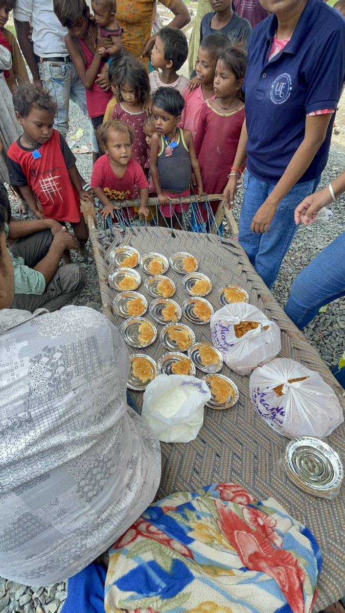 LiF_NGO's tweet photo. Life Inspiring Foundation organized a heartfelt Dahi Jalebi distribution drive for underprivileged kids today. Bringing smiles, one sweet treat at a time. 🍛💖 

#SpreadingHappiness #DahiJalebiDrive #LifeInspiringFoundation #SupportTheChildren #MakingADifference #LiF #LiFNGO https://t.co/9ypjNBdnBT