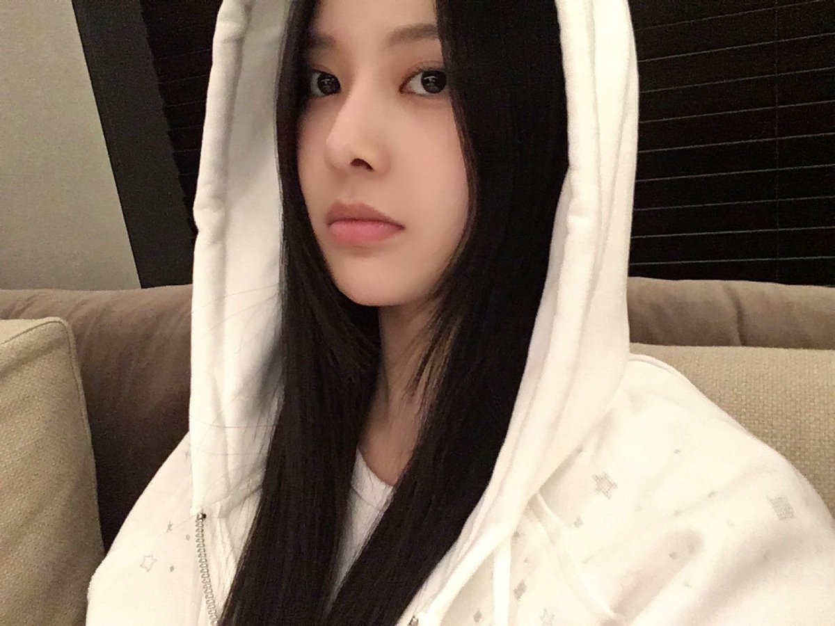 [izME📮]

안녕 나야 지민이에요 오늘 하루 어떻게 보내셨나요? 빨리 여러분 만나고 싶어요🥹 오늘도 제 생각 많이 해주시고 힘내용🤍

#izna #이즈나
#BANGJEEMIN #방지민