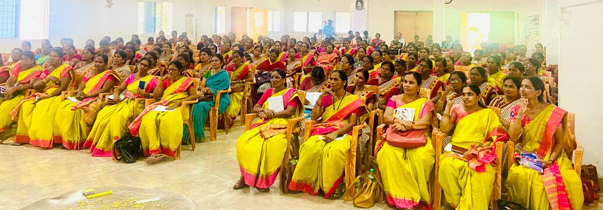 TGSACS1's tweet photo. Training Programme for Anganwadi Teachers on HIV/AIDS, Human Trafficking & Social Empowerment etc., at Nalgonda. #EndTheStigma #KnowFacts #KnowHIV #IndiaFightsHIVandSTI #CorrectInformation #Campaign #Indextesting @MoHFW_INDIA @NACOINDIA #intensifiedieccamp https://t.co/npAwCkFis8