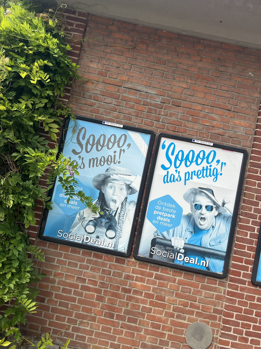 refimrA's tweet photo. Soooo, da’s een goedkope poster! #socialdeal #mooi #prettig #goedkoop #blauw https://t.co/SaQhulDqQh