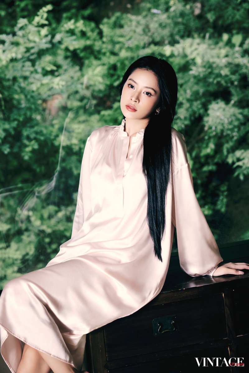 chipuofficial's tweet image. CHI PU x VINTAGE MAGAZINE

Chi Pu xuất hiện trên trang bìa tạp chí Vintage của Trung Quốc số tháng 8.2024 🤍

#ChiPu #VintageMagazine