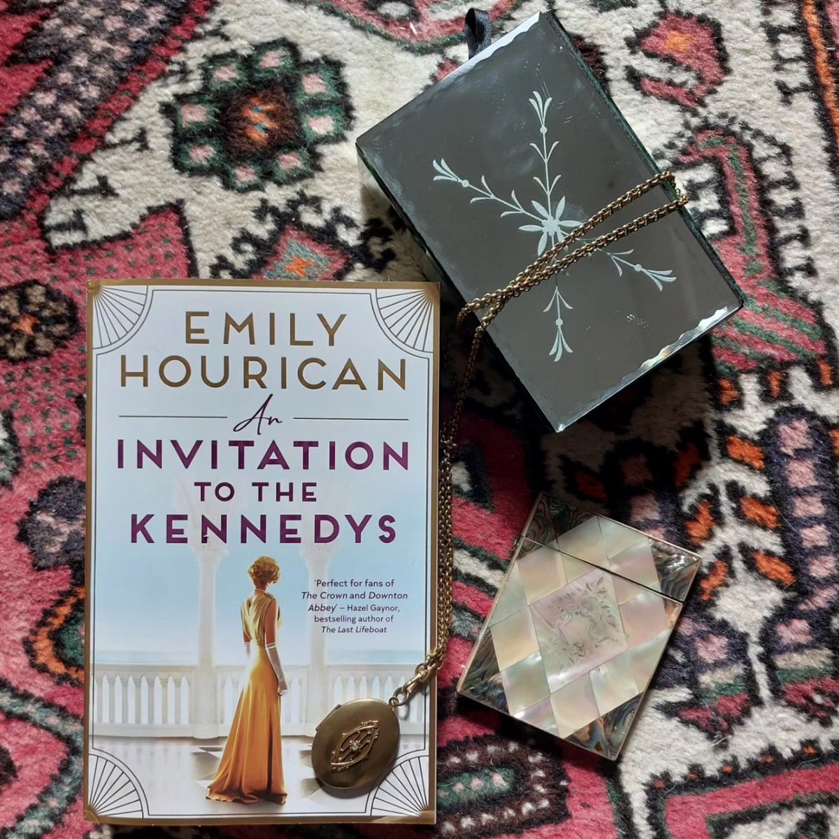 NualaNiC's tweet photo. I'm interviewing author @EmilyH71 in Galway @shorelinesarts, 6pm, Fri 13th, about glam, gossipy,  gorge *An Invitation to the Kennedys*. Beautifully written, a potent hist fic of 1930s society &amp; politics, USA meets UK, in the the Kennedys &amp; Guinness family. Fab! https://t.co/SQE8plA2fF