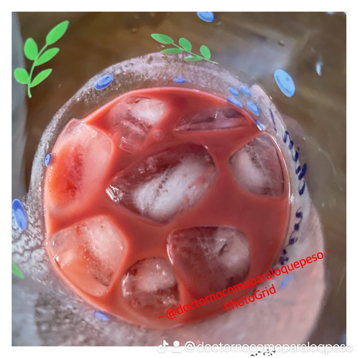 Elelainie's tweet photo. Comida en 10 minutos. Salpimento el congrio, hacemos unas tiras de calabacin, cortamos pimiento y cebolla con la mandolina, lo colocamos encima del pescado, 6 minutos y Voila!!. Con un vaso de gazpacho de cerezas, apañao y no veas lo ricooo!!
#comidaen10minutos #repas #pescadito https://t.co/J6PCtAm0ly
