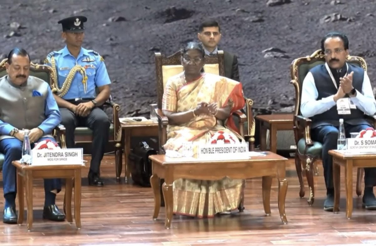 AakaSpace's tweet photo. Aaka Space Studio at National Space Day! 🌟

Honored to represent at National Space Day alongside the President of India and top space leaders. Proud to be part of India's space journey!

Swipe for the highlights! 📸

@rashtrapatibhvn @narendramodi @DrJitendraSingh @INSPACeIND https://t.co/3aUAMHbhol