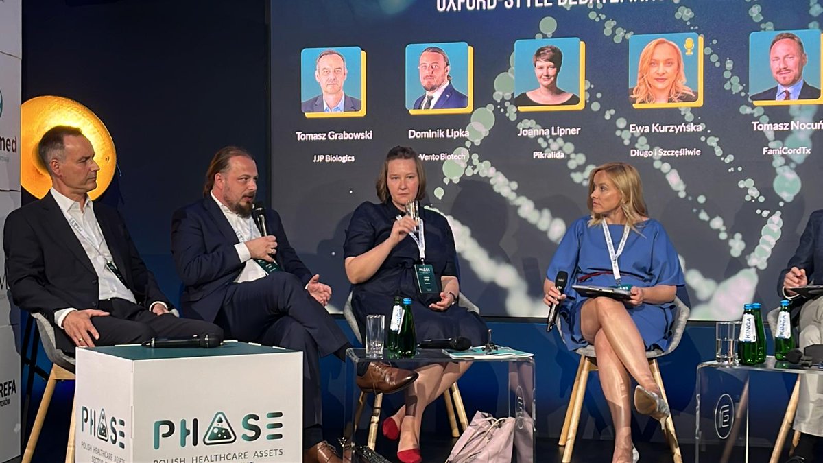 Proud to share that our CTO, Dominik Lipka, PhD Eng debated Creative vs. Generic Medicines at #PHASE2024! 
His insights highlight SyVento BioTech’s commitment to innovation. #Pharmaceuticals #Biotech #SyVentoBioTech