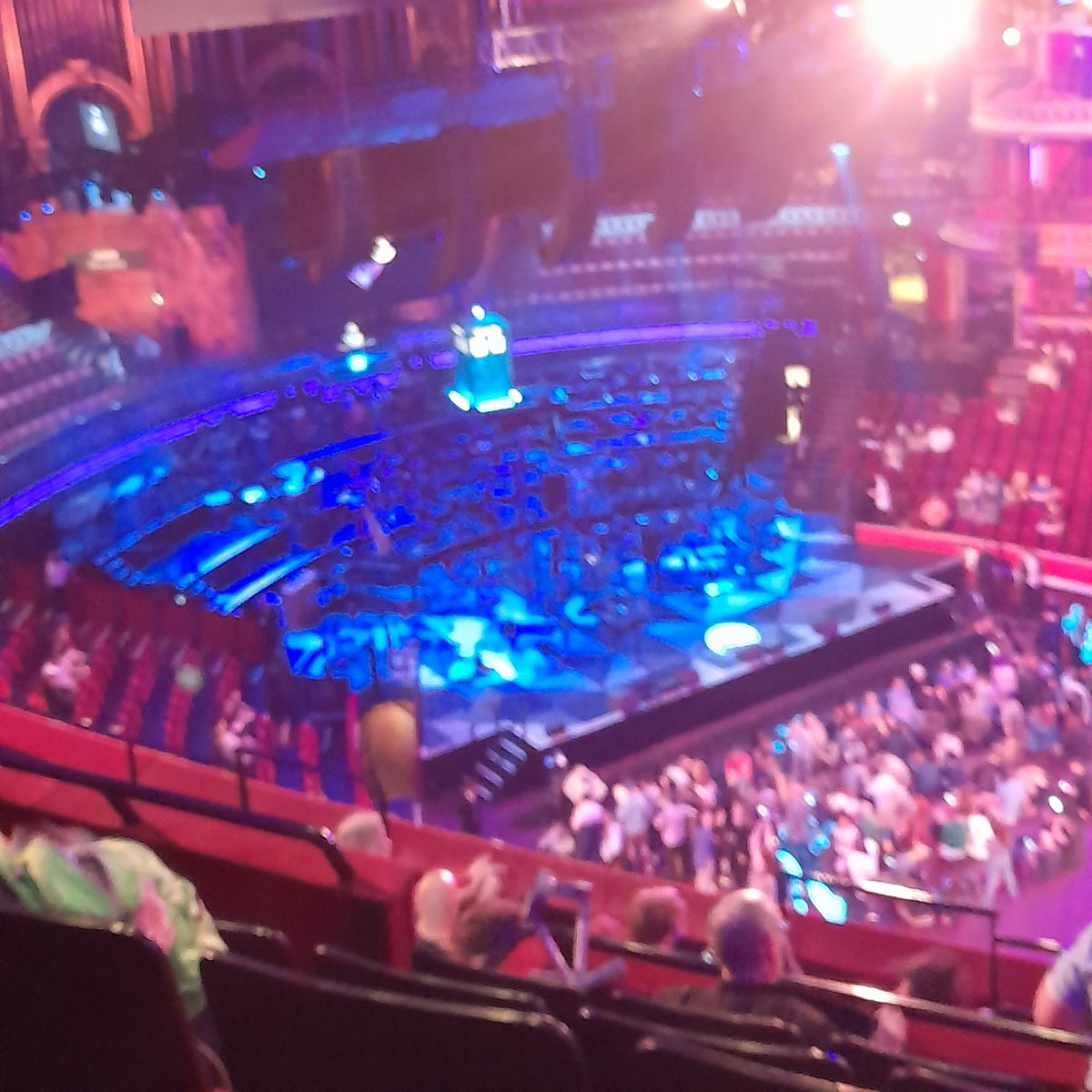 BenWaine4's tweet photo. @El_Timbre
After that? Royal Albert Hall (with ridiculously-hard-to-get tickets for the uppermost, and cheapest, seats in a twice-sold-out house!) to hear some tunes connected with that blue cuboid on the stage! ;-) #MathsOnHoliday https://t.co/GRPqdOBy01