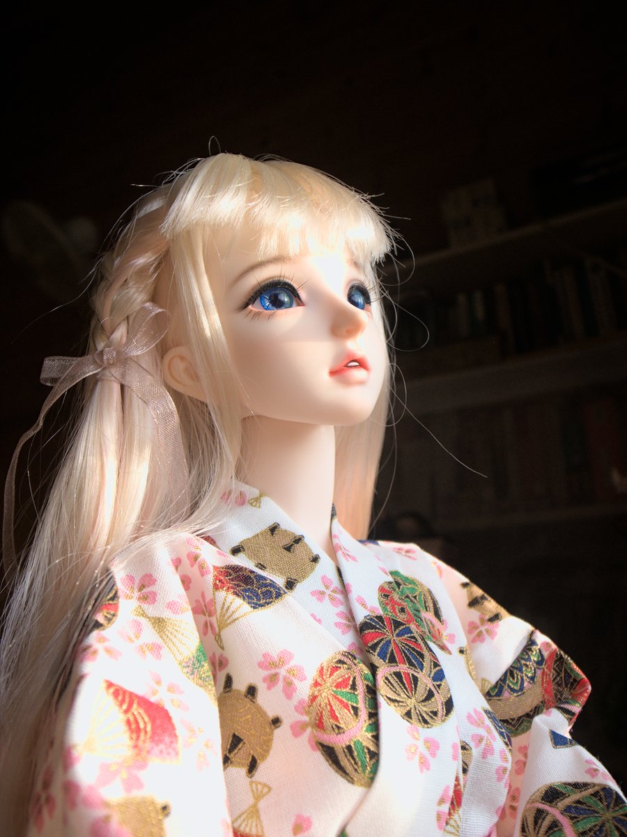 YamanekoDoll's tweet photo. おはよおございます
台風が近づいているせいか、昨日は秋っぽく涼しかったです
「もうすぐ夏も終わりね」
浴衣の次は何を着ようか
それよりウィッグを変えてみたいな
ドールと一緒だと衣替えが楽しみですね
みなさま素敵な水曜日をお過ごしください
#おはドル
#うちの子かわいい
#alice03 https://t.co/UjveGTyqZL