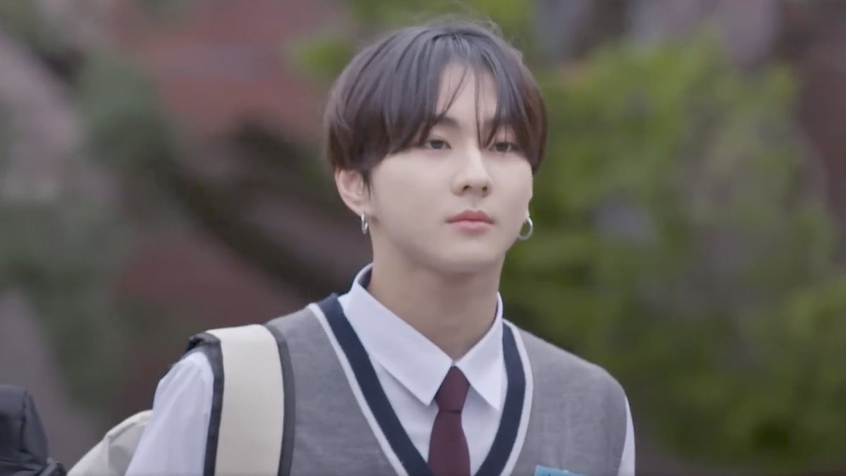 PIC0209's tweet photo. SCHOOL BOY #JUNGWON https://t.co/zXcXRaQRnh