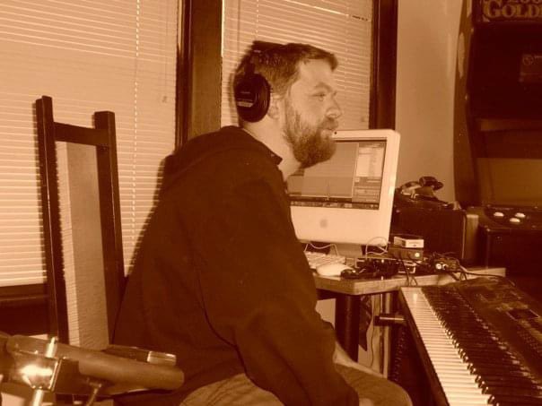 JamBandJovi's tweet image. HAPPY 2nd BIRTHDAY, Jam Band Jovi! 

Jason would be so floored by how many people know our silly lil’ made-up band’s name. To say nothing of how very fucking not silly &amp;amp; real it is now.

Thanks for all the music and memory-making, guys. This is a good thing. I love y’all so much.