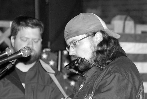 JamBandJovi's tweet image. HAPPY 2nd BIRTHDAY, Jam Band Jovi! 

Jason would be so floored by how many people know our silly lil’ made-up band’s name. To say nothing of how very fucking not silly &amp;amp; real it is now.

Thanks for all the music and memory-making, guys. This is a good thing. I love y’all so much.