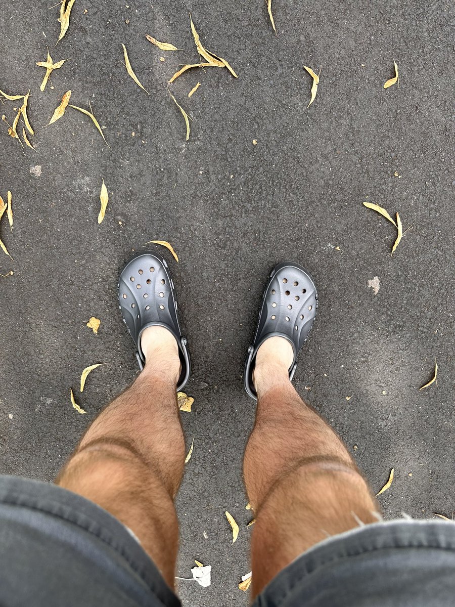 I didn’t realise how pale my feet were when I decided to wear crocs today 💀