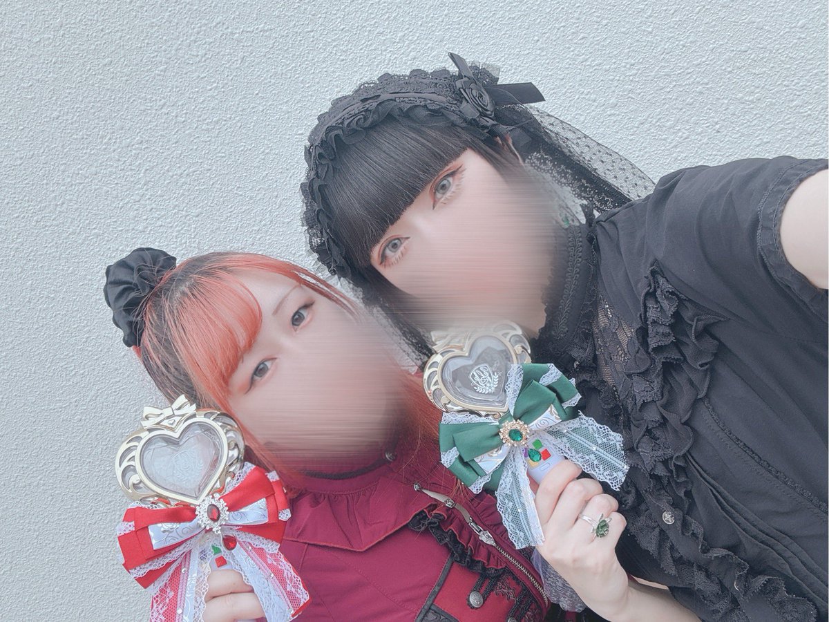 Itoha_chocolate's tweet photo. 私達、れいぽむいとういで結婚しました💍 https://t.co/4jvMBw2t2U
