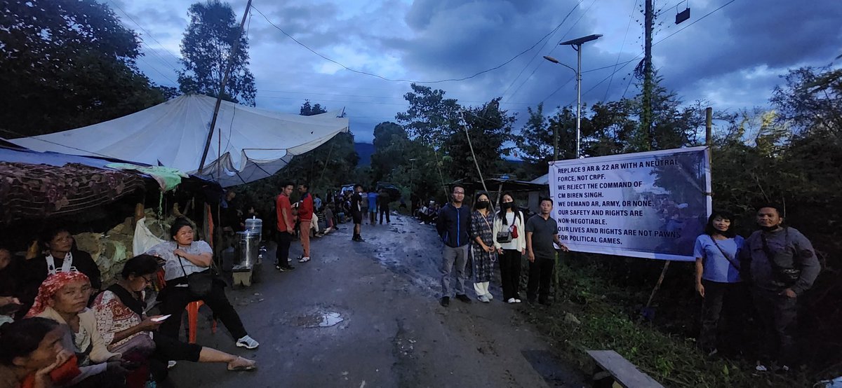 BemLhungdim's tweet photo. Manipur: The Assam Rifles from buffer zones is a calculated move by Biren Singh, pushing his ethnic cleansing agenda. This act endangers minority communities and must be condemned.
#ARmustSTAY
#ManipurTapes
@PMOIndia @adgpi @official_dgar @DefenceMinIndia @rajnathsingh https://t.co/Qf301WsTsc