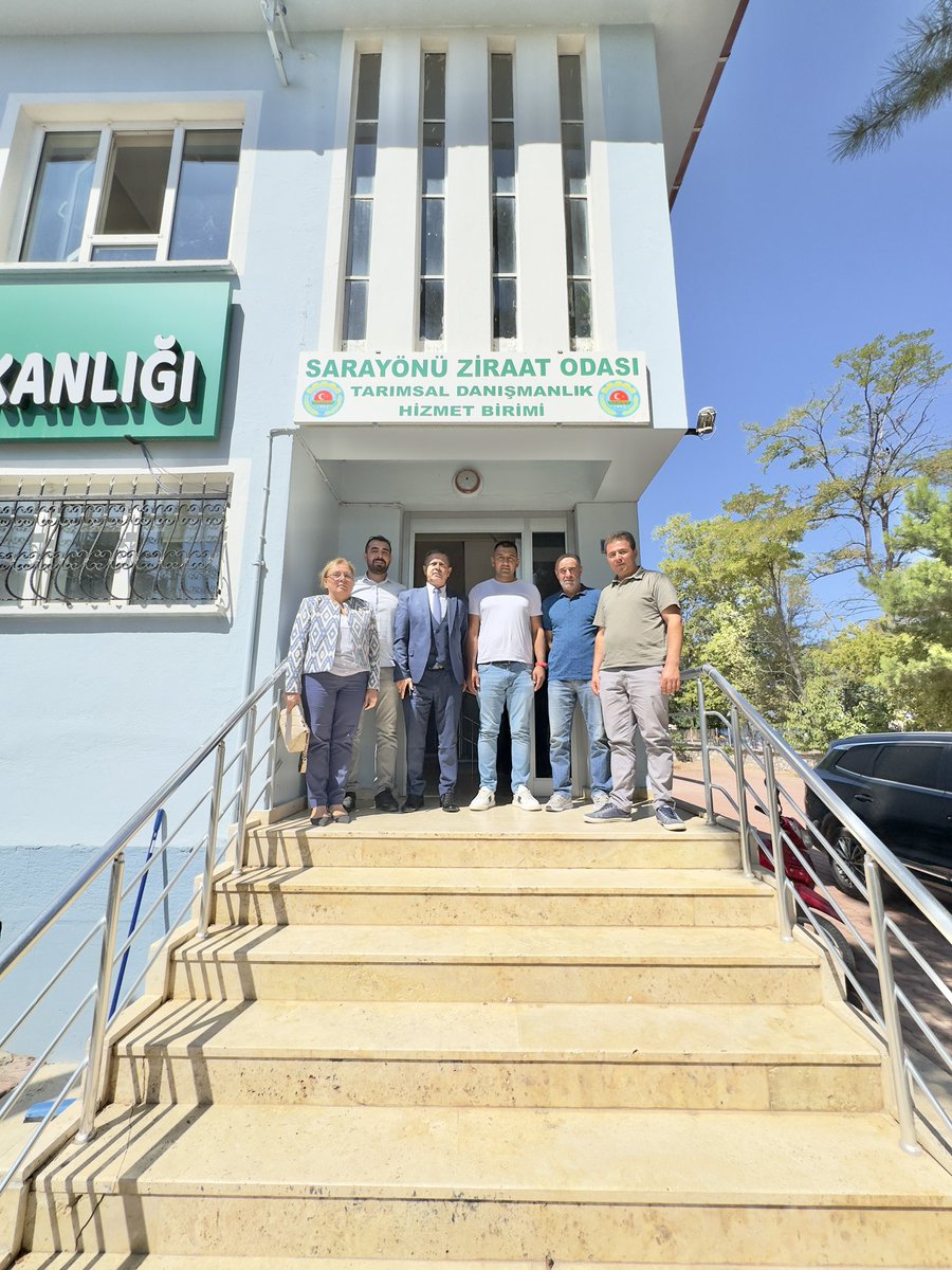 İlçe başkanımız Sayın Tuncer Yıldırım ve yönetim kurulu üyelerimiz ile Sarayönü Ziraat Odası Başkanı Sayın Engin Çelik beyi ziyaret ettik. Misafirperverlikleri için teşekkür eder, bu sayede tüm çiftçilerimizede bereketli bir hasat sezonu dileriz.
<a href="/Ahmet_Davutoglu/">Ahmet Davutoğlu</a> 
<a href="/ahmetarslan42/">AHMET ARSLAN</a>