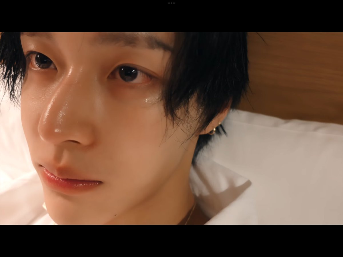 amanemeene's tweet image. 😳…….////////