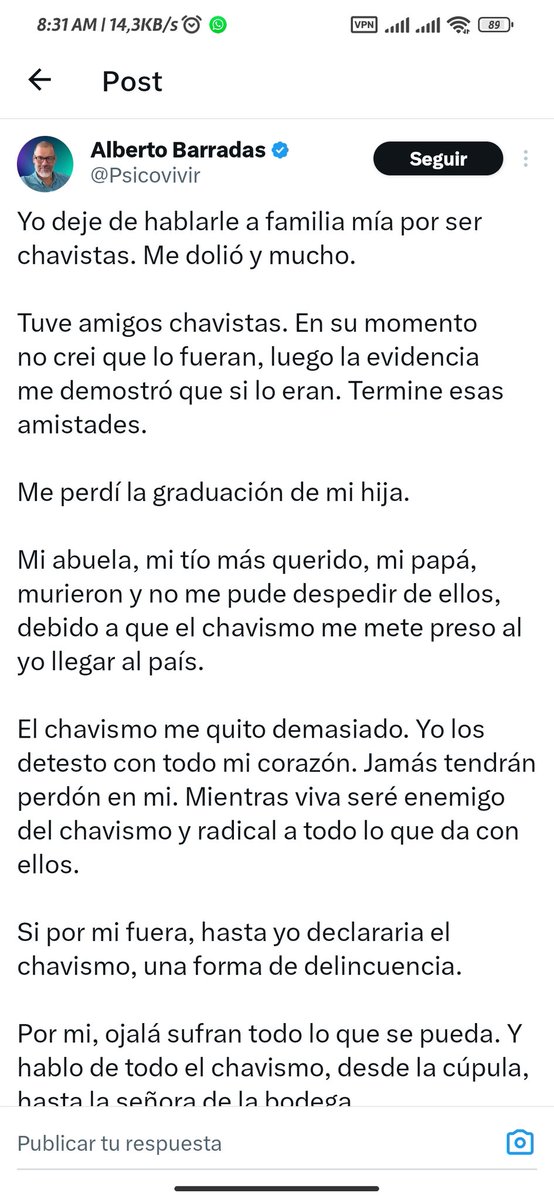 danieldrums2020's tweet image. Este ciudadano se vende como psicólogo, tal parece que el título se le quedó en el cartón dónde fue impreso.