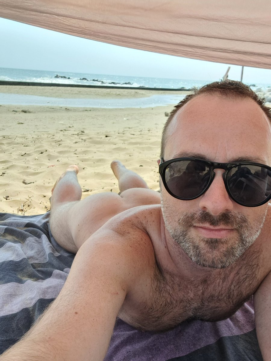 il_jo85's tweet photo. Sole, mare e relax (primo e probabilmente unico giorno al mare di quest'anno 😅) #Eraclea #lagunadelmort #veneto #adriatico #altoadriatico #naked https://t.co/YvT3FgLvWQ