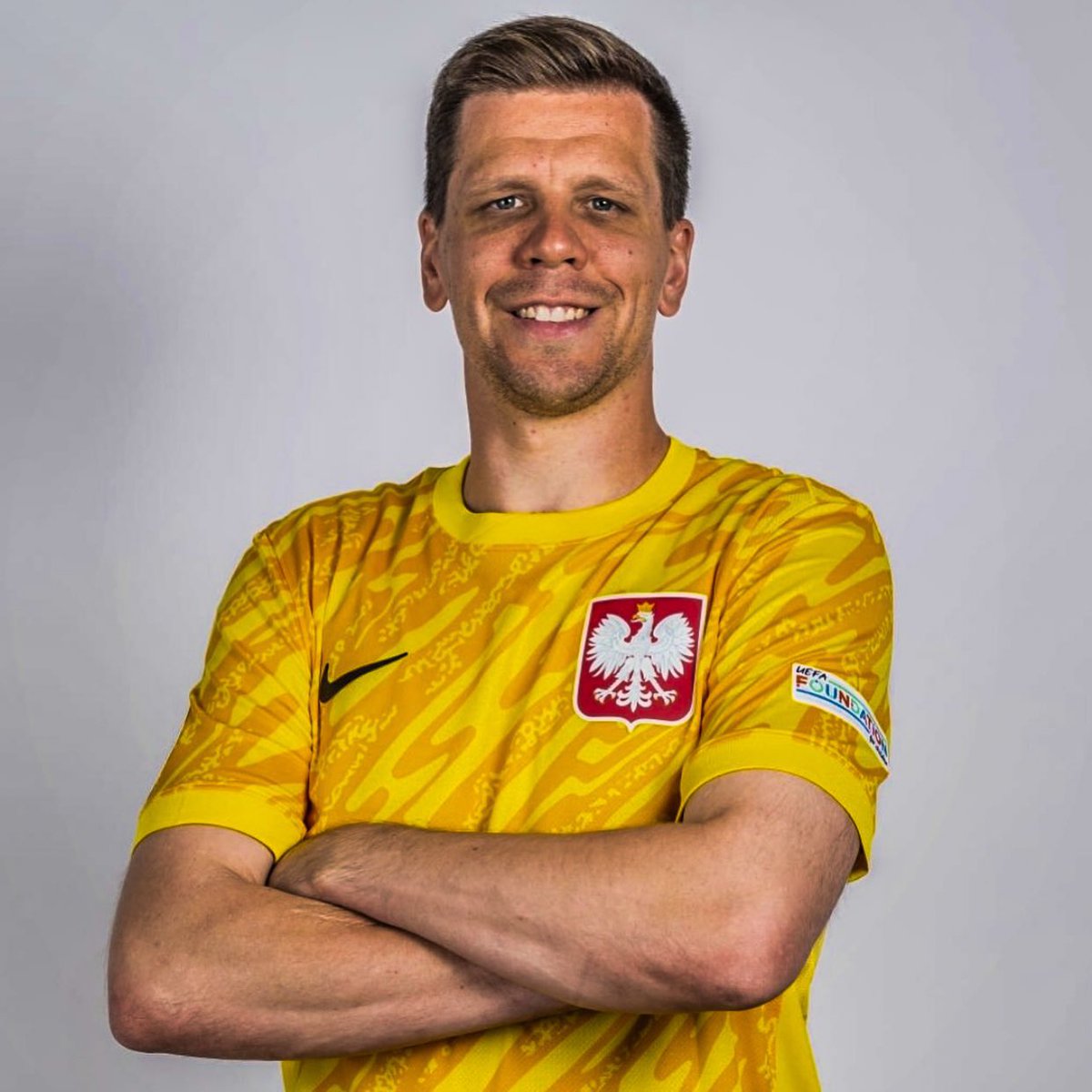 eurofootcom's tweet photo. 🚨🇵🇱 𝐎𝐅𝐅𝐈𝐂𝐈𝐀𝐋 | WOJCIECH SZCZESNY HAS RETIRED FROM FOOTBALL! ‼️👋

34-year-old ends his senior professional career which was 15 years long. https://t.co/2u2SewzW0E