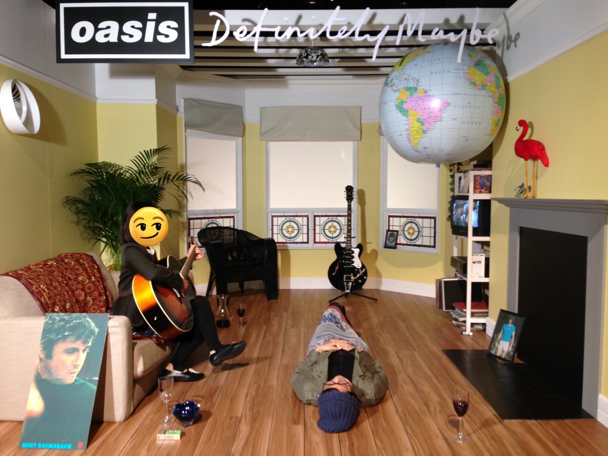 あと友だちから懐かしの写真送られてきた！10年前のオアシス展にて😂