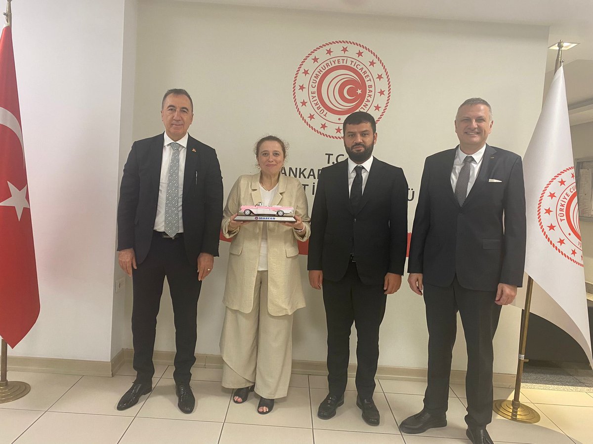 Ankara Ticaret Odası Meclis Üyeleri Olarak Ankara il Ticaret Müdürümüzü Ziyat ettik Esnaflarımızın Dilek Ve Taleplerini İlettik Kendilerine İlgi Ve Alakalarından Dolayı Çok Teşekkür Ederiz.