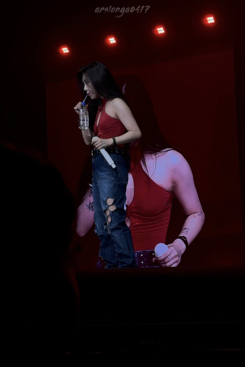 240825 Whee In 1ST WORLD TOUR : WHEE IN THE MOOD [BEYOND] ENCORE IN KAOHSIUNG 

紅色真的好適合丁輝人❤️

#휘인 #WheeIn_1ST_WORLD_TOUR
#WHEE_IN_THE_MOOD #ENCORE