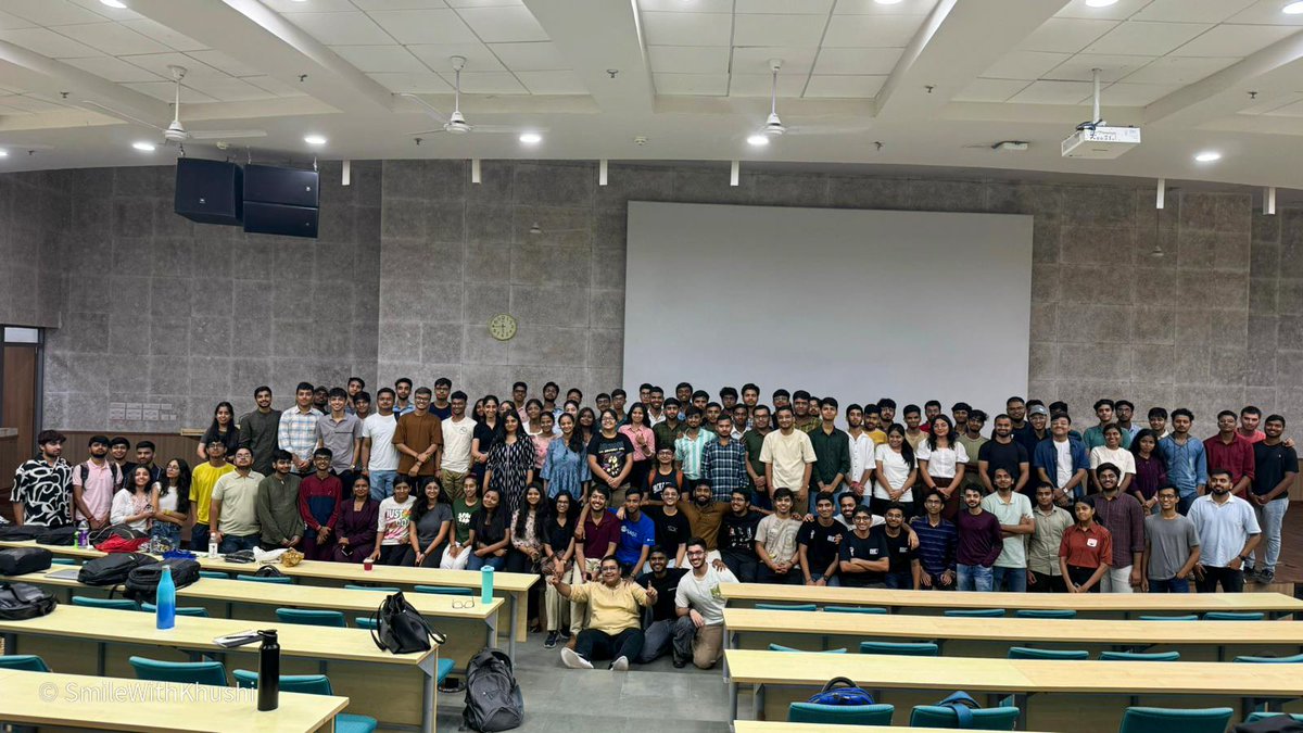 smilewithkhushi's tweet photo. was invited as a panelist in @d2dconf at IIITD recently✨

we talked about our journeys in tech, web3, communities, DevRel, hackathons, career opportunities &amp; more🚀

kudos to @Unnati_twts, @Yash_khattar73 &amp; the team for bringing the dev communities closer through this meetup❤️‍🔥 https://t.co/Ud8OlPWVix