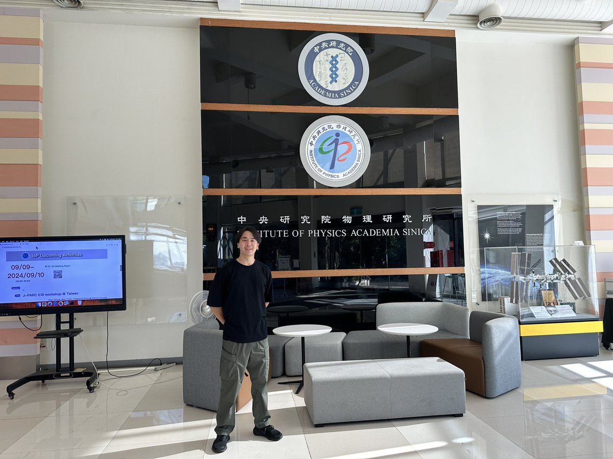 HiraiwaTetsuya's tweet photo. Today greatly-motivated student from Yokohama City University, Mr. Shioda @Tachikawa_BP , visited us to experience foreign research environment! Thank you for coming and chatting with us by spending your limited time in Taipei, Shioda-san!! https://t.co/A7eOj12Ol5