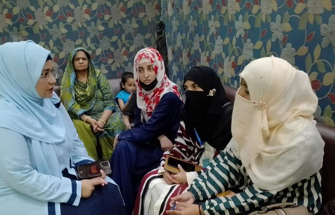 🔵 ناظمہ زونز اے محترمہ انیلا الیاس اور ناظمہ زونز بی محترمہ ام حبیبہ اسماعیل نے زونل ناظمات کے ہمراہ #تنظیمی_و_تربیتی_کیمپ2024 میں زونز اے اور زونز بی کی تنظیمات کے لیے خصوصی زونل ورکشاپس کا انعقاد کیا جس میں ضلعی و تحصیلی عہدیداران کو سال 2024-2025 کا ورکنگ پلان بریف کیا گیا۔