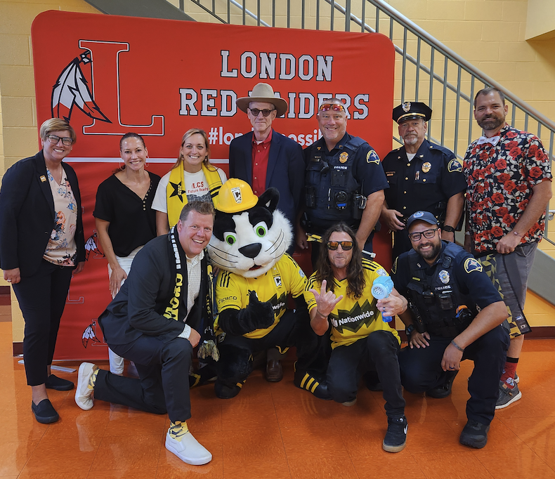 Crew Cat and Crew Legend Frankie Hejduk Help Kick Off New Year london.k12.oh.us/article/1713932 #londonpossible