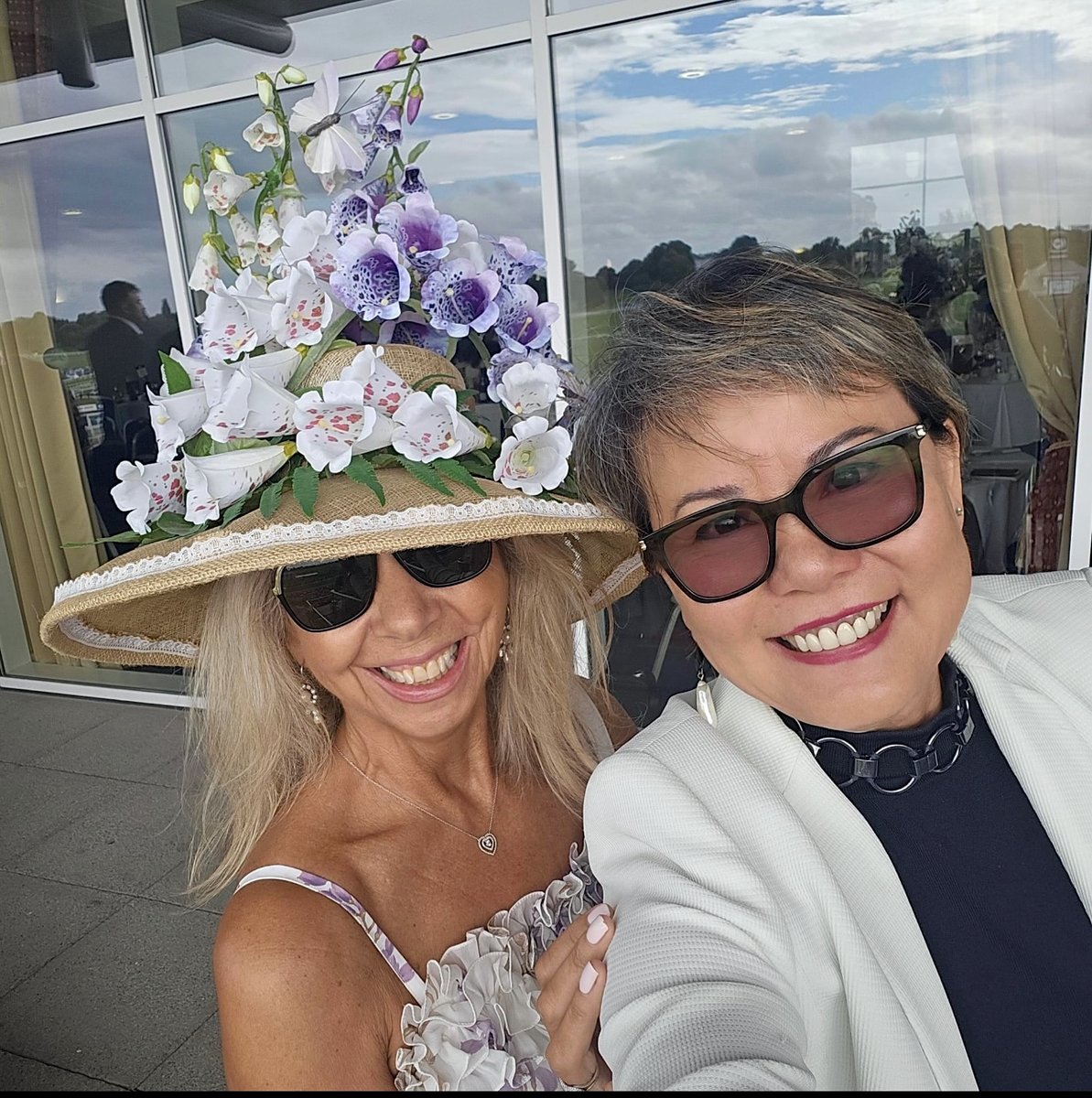 Eleda_Hats's tweet photo. Big thank you to our clients for sending in their #EborFestival photos #yorkracecourse #racehats #racingfashion #ladieshats #ladiesday #fascinators #LeedsHatShop #weddinghats #weddingheadwear #yorkshire #milliner #Leeds #hats #menshats https://t.co/8NrqfRMuhF