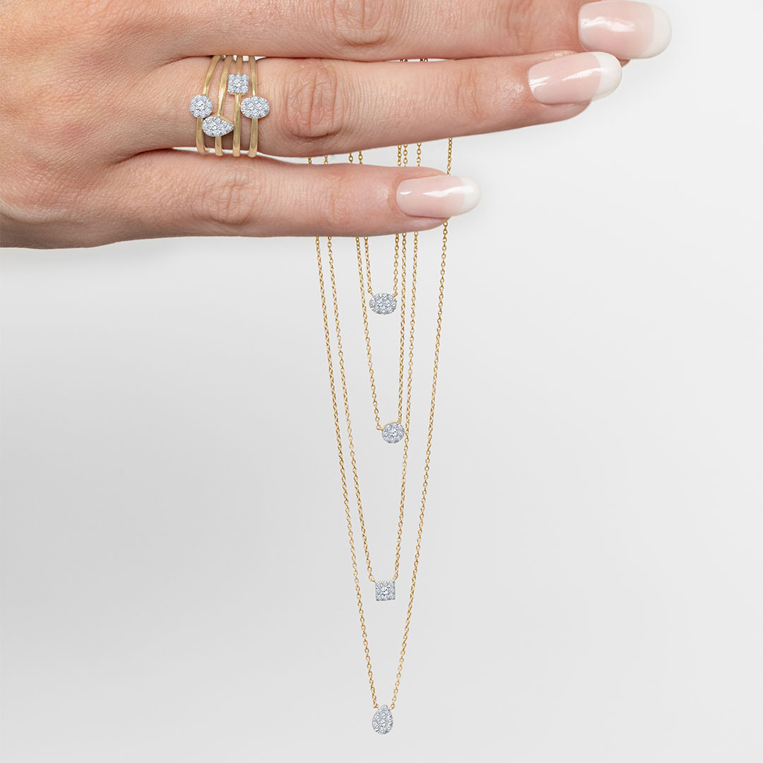 DunkinsDiamonds's tweet image. ✨ There’s no such thing as too many layers! Whether it’s rings, necklaces, or bracelets, Dunkin's Diamonds has the perfect pieces to stack for any occasion. How many layers is too many? We say there’s no limit! #stackyourstyle #layeredlooks #dunkinsdiamonds