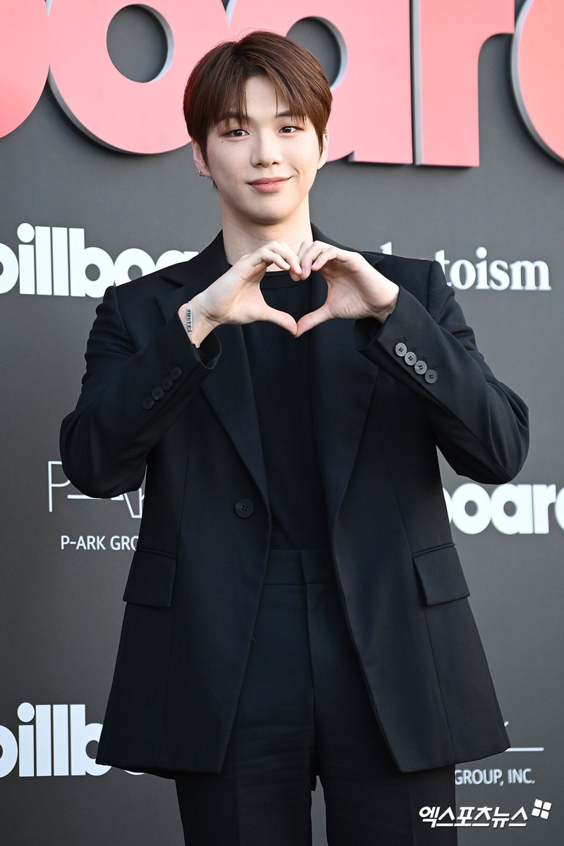 cookie13877351's tweet photo. KANG DANIEL A MAN WHO HAS SHAKEN KOREA, 7 YEARS AGO
IS SO HANDSOME AND GOOD LOOKING GORGEOUS MAN
KANG DANIEL IN BILLBOARD K POWER 100
@kd_officialx
@konnect_danielk
#kangdaniel
#danityfam
#Danities https://t.co/cyrukw0eys