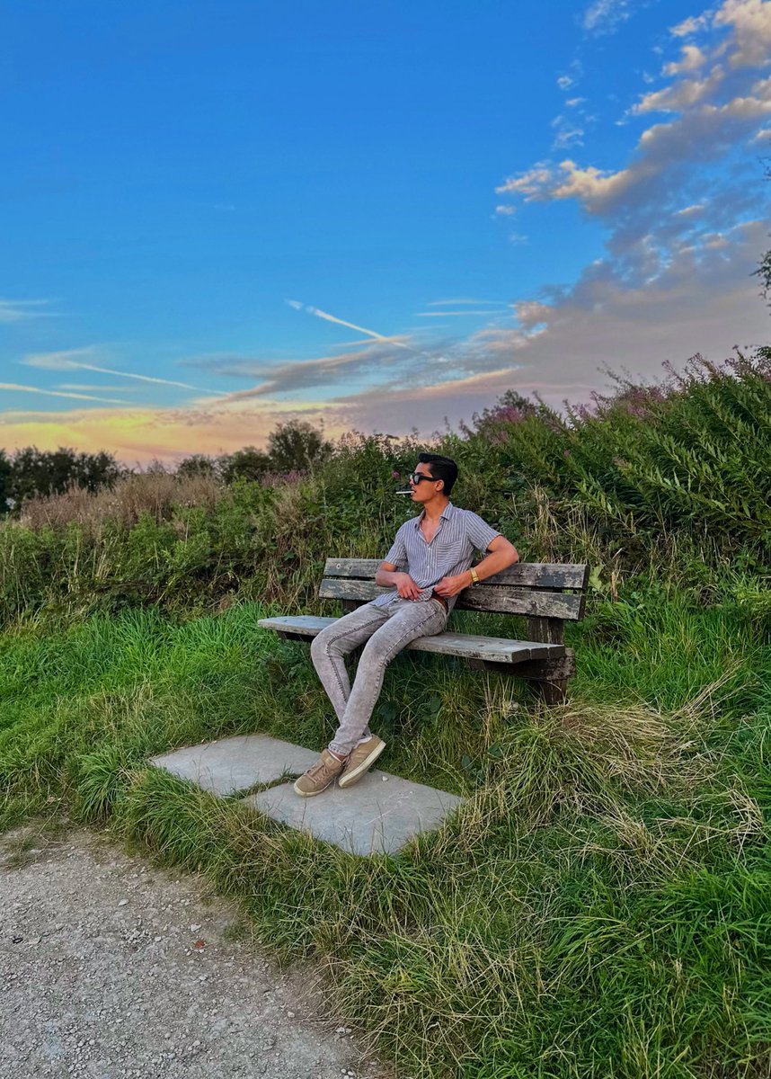 من هیچ کات لە تەنیایی ڕا ناکەم 
لەبەر ئەوەی تەنیایی بەشێکە لە 
ڕابردوو و ئیستا و داهاتووی من 🖤