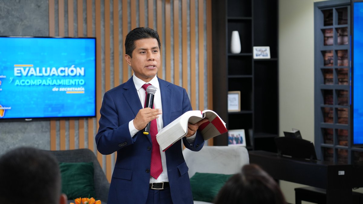 Pr. Alberto Carranza, secretario ejecutivo de la #UPN  presenta el mensaje en el culto de oficina en la #MiCOP
"...Jehová no mira lo que mira el hombre; pues el hombre mira lo que está delante de sus ojos, pero Jehová mira el corazón." 1 Samuel 16:7