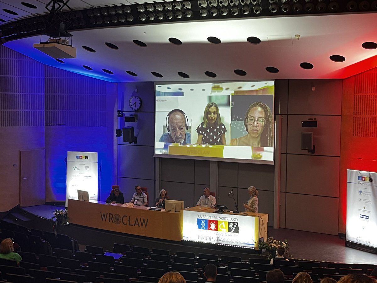 KorneliaKurucz's tweet photo. Interesting panel session on #publichealth needs and #multidisciplinarity of 💦 & 🥘 borne #zoonoticdiseases 🦠 at the #EMOP conference 🇵🇱 https://t.co/vvzkq000Tp