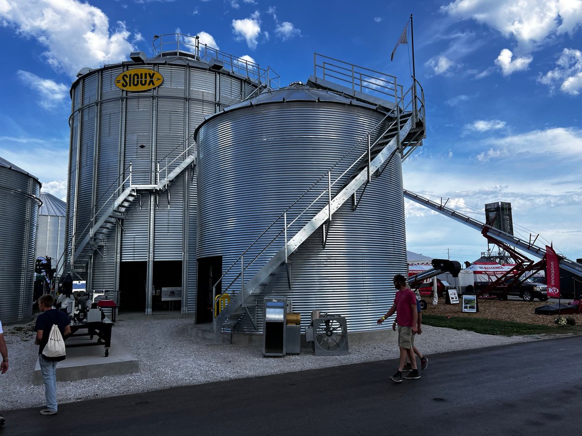 siouxsteel's tweet photo. Today is the start of the Farm Progress Show in Boone, IA. Visit us at lot 1217 to see a wide variety of @siouxsteel, @SCAFCOGrain &amp; #GuardianGrain products on display.

@FPShow #fps24 #siouxsteel #scafcograin https://t.co/3UUFkVofeV