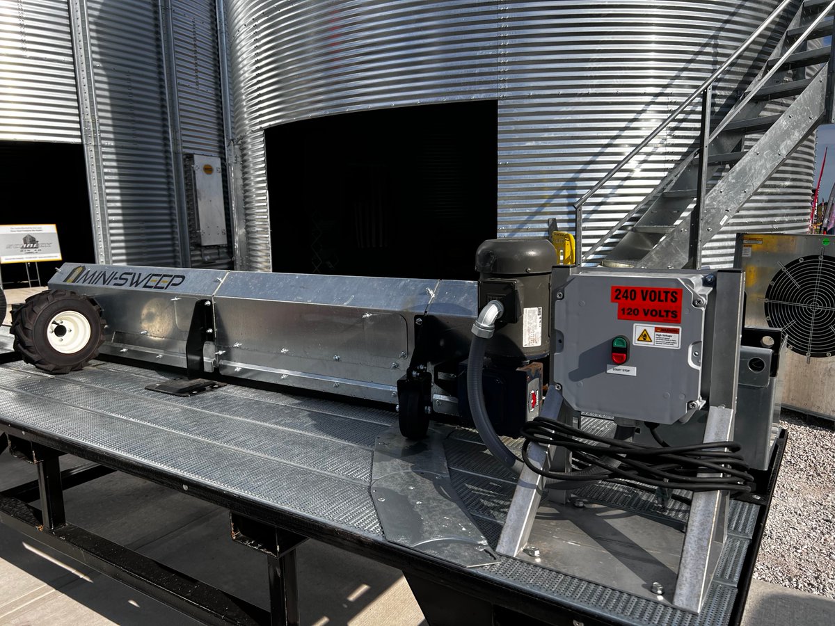 siouxsteel's tweet photo. Today is the start of the Farm Progress Show in Boone, IA. Visit us at lot 1217 to see a wide variety of @siouxsteel, @SCAFCOGrain &amp; #GuardianGrain products on display.

@FPShow #fps24 #siouxsteel #scafcograin https://t.co/3UUFkVofeV