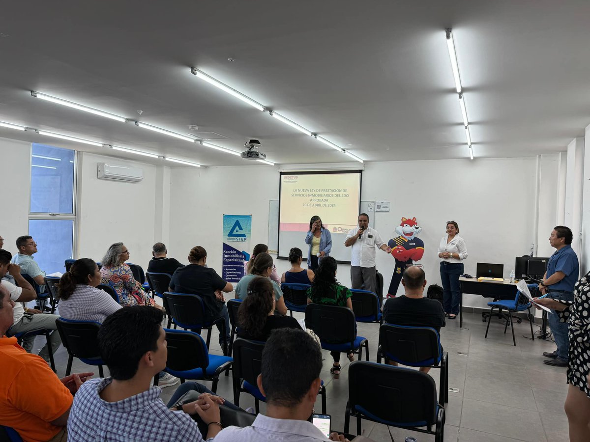 CARM_Playa's tweet photo. Dentro de nuestras lineas de acción en capacitación continua y convenios de colaboración, se llevo a cabo el pasado 22 de este mes, se llevó a vano el curso "Valuación inmobiliaria", avalado por SEDETUS, el cual fue impartido por nuestro colegiado, el Arq. Janitzio Caamal. https://t.co/4VJeUwBiwc