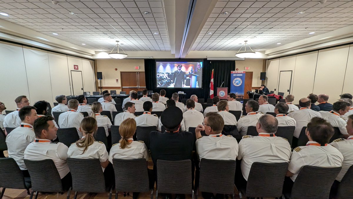 AirCanadaPilots's tweet image. Today, Air Canada pilots are holding a national informational picket across Canada to show management that this pilot group is united to secure a contract that reflects the value we bring to Air Canada.  #StrikeReady #alpapilots #YVR #YYZ #YUL #YWG