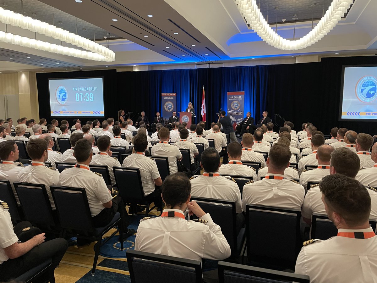 AirCanadaPilots's tweet image. Today, Air Canada pilots are holding a national informational picket across Canada to show management that this pilot group is united to secure a contract that reflects the value we bring to Air Canada.  #StrikeReady #alpapilots #YVR #YYZ #YUL #YWG