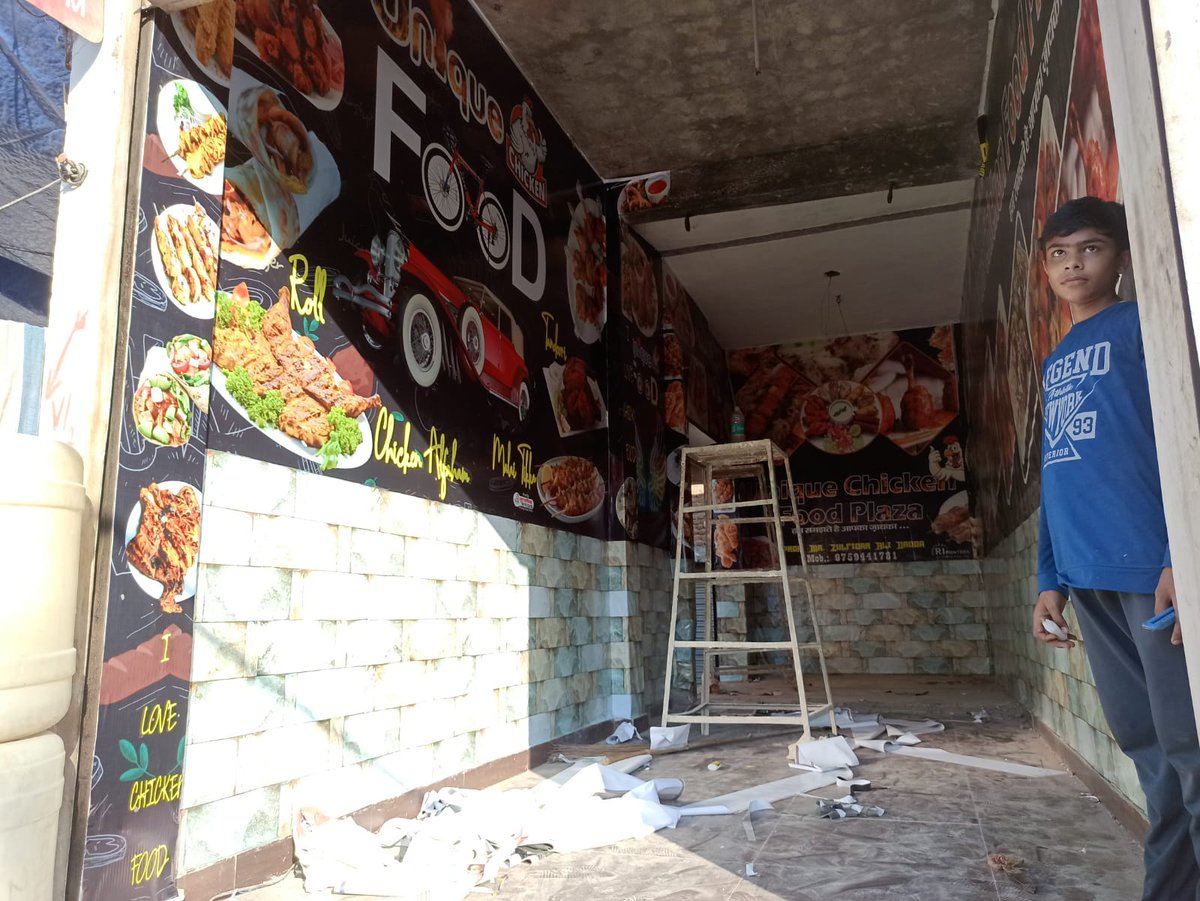 ZuhaGraphics's tweet photo. Uniqe chicken food restaurant wallpaper designe and print and signage work done by Zuha Graphics
at Tanda (27/8/24)
#signage
#wallpaper
#restaurant
#cafe 

@call 9911952436
Zuha Graphics Printing press https://t.co/ZQYdctlR1u