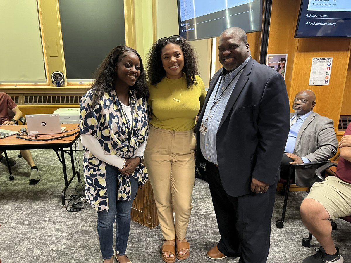 SyracuseSchools's tweet photo. Congratulations to Allia Abughoush who has been promoted to SCSD Coordinator for Stronger Connections. Allia was recognized at last night’s BOE Work Session. She is pictured here with BOE President Tamica Barnett and Superintendent Anthony Q. Davis. #SCSDSuccess https://t.co/fZucKihSzq