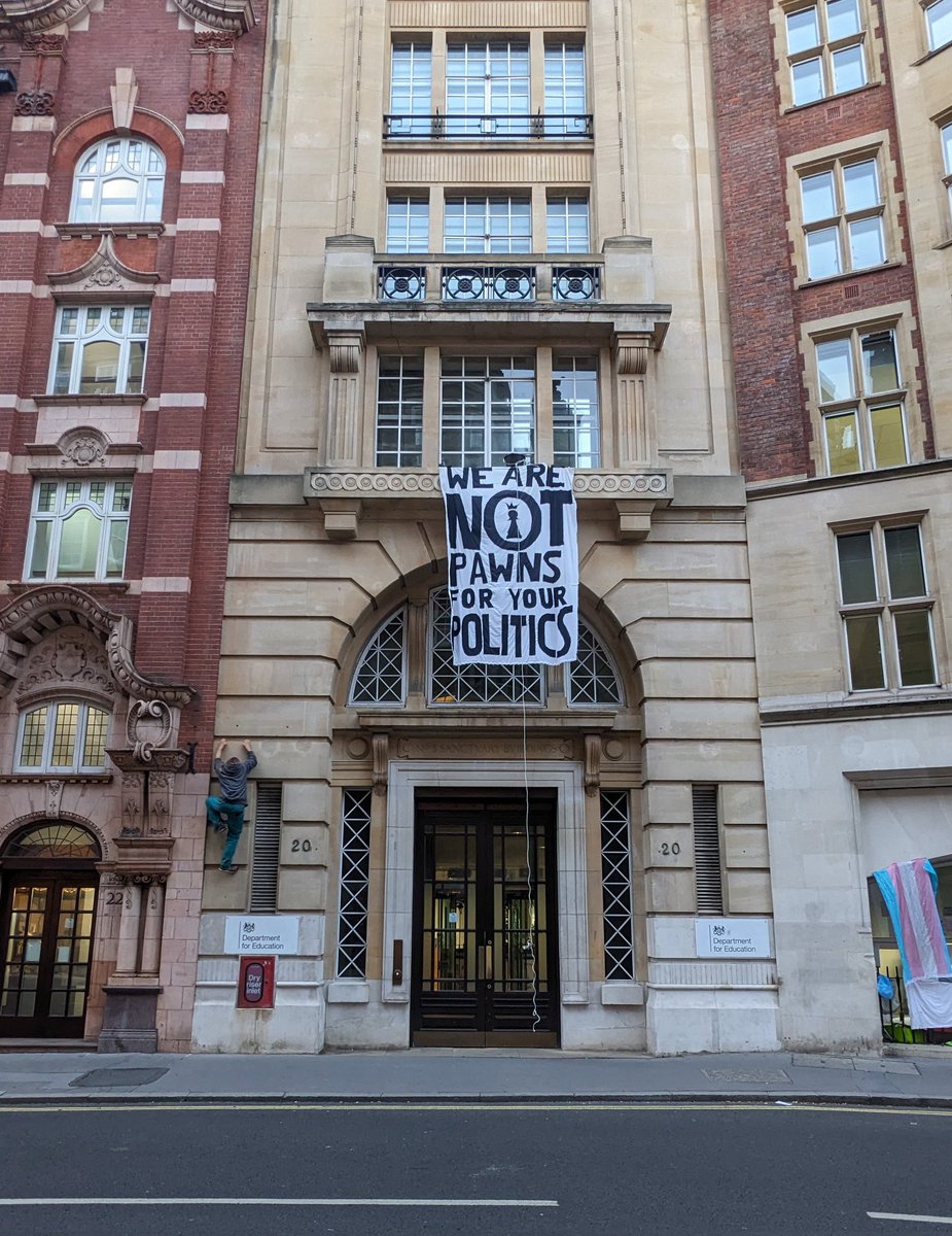 ez(ra) 🐟 tweet media