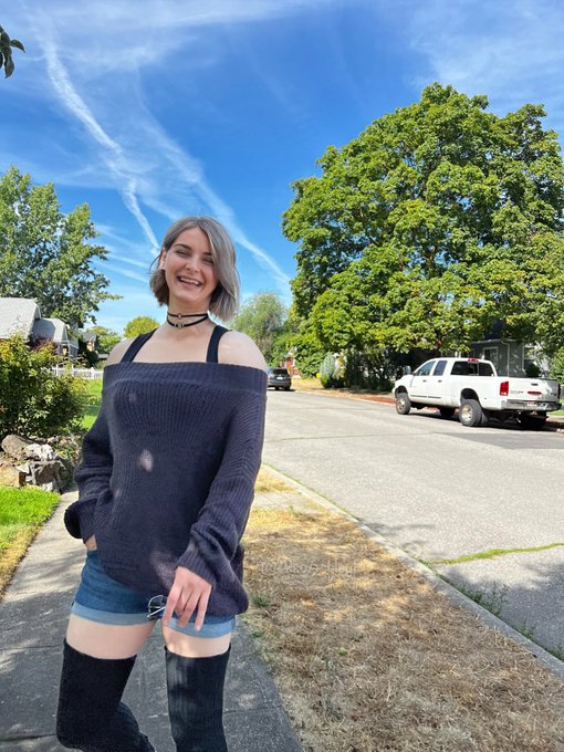 2 pic. I played hooky from work yesterday, got some coffee and sun instead ? https://t.co/s6aPfC390g