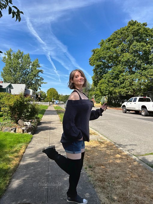 1 pic. I played hooky from work yesterday, got some coffee and sun instead ? https://t.co/s6aPfC390g