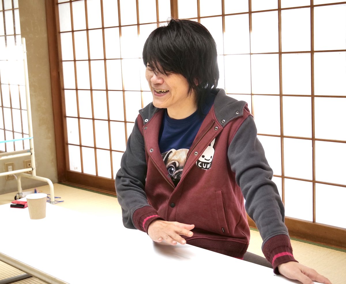 staff_katoy's tweet image. 表の顔と裏の顔。誤魔化したって腹黒いのはバレバレなんだZ！！！ちなみに私は腹黒い言われるの嫌いじゃない🖤🖤🖤

jacket ＃CUNE
T-shirt ＃パグ
pants ＃MNML